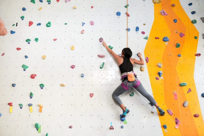 Indoor-Rock-Climbing-e1526937276463-800x534.jpg